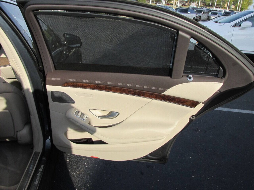 2015 Mercedes-Benz S-Class Image 32