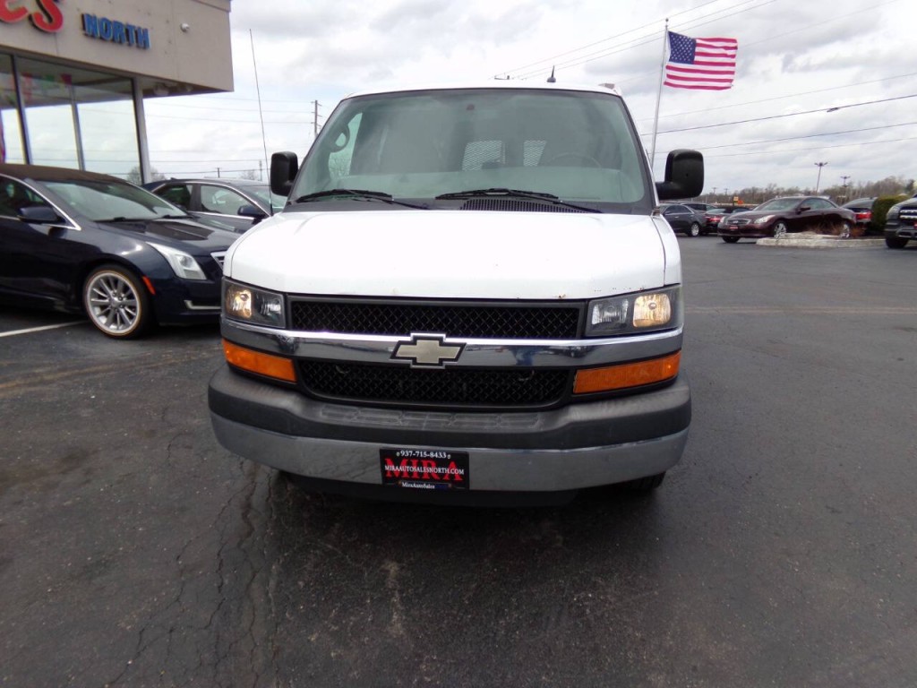 2013 Chevrolet Express Image 2