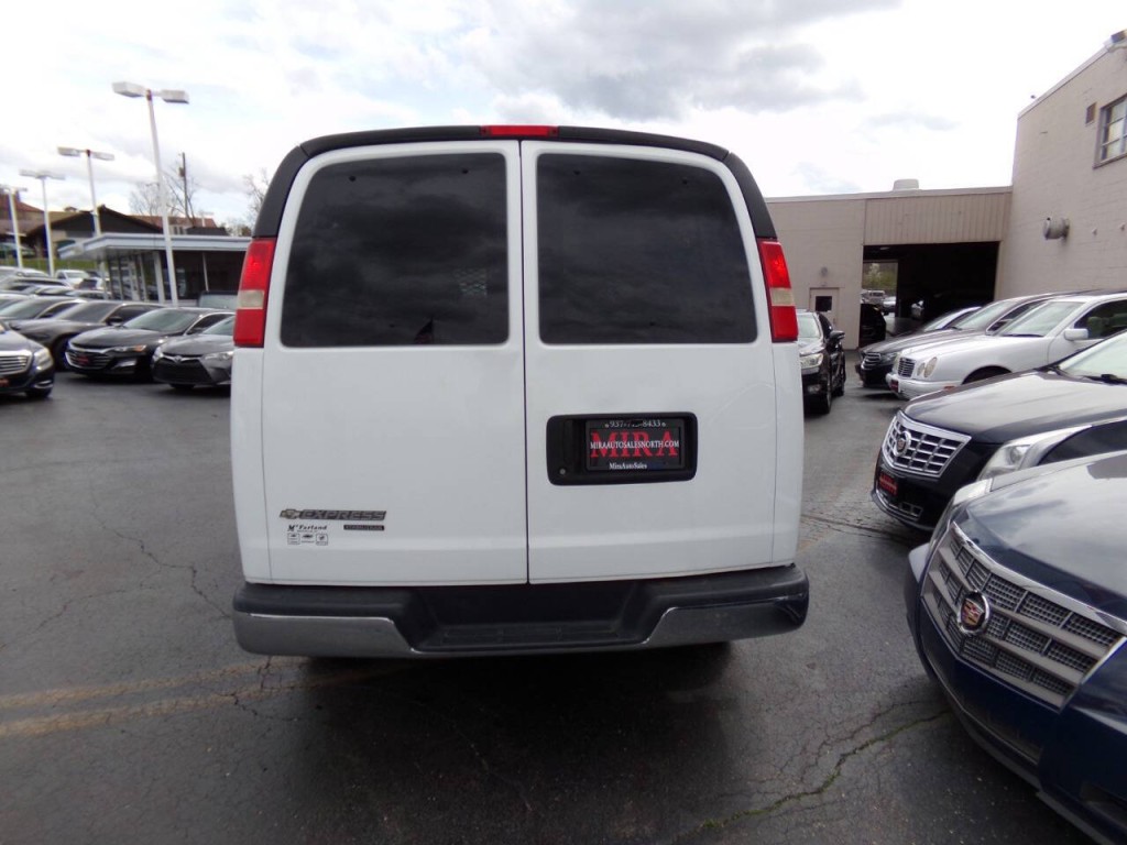 2013 Chevrolet Express Image 4