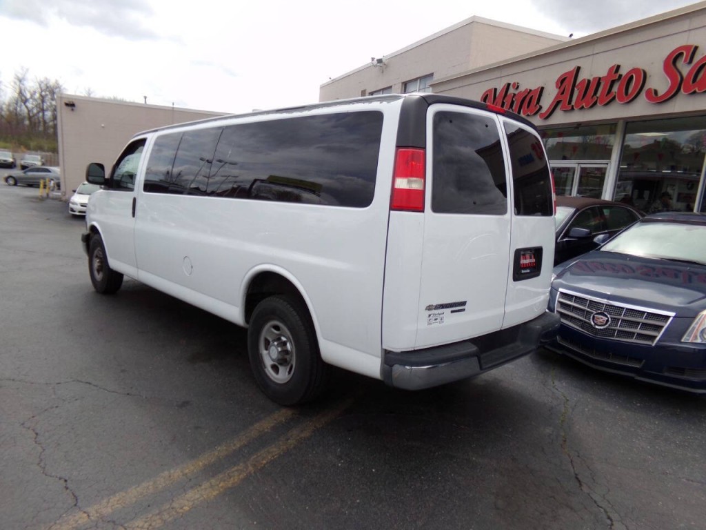 2013 Chevrolet Express Image 5