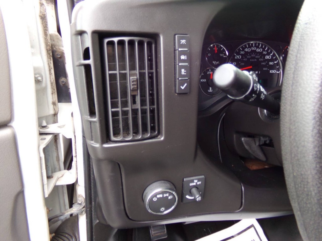 2013 Chevrolet Express Image 11