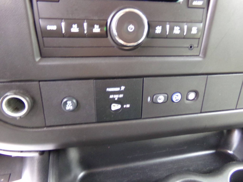 2013 Chevrolet Express Image 15