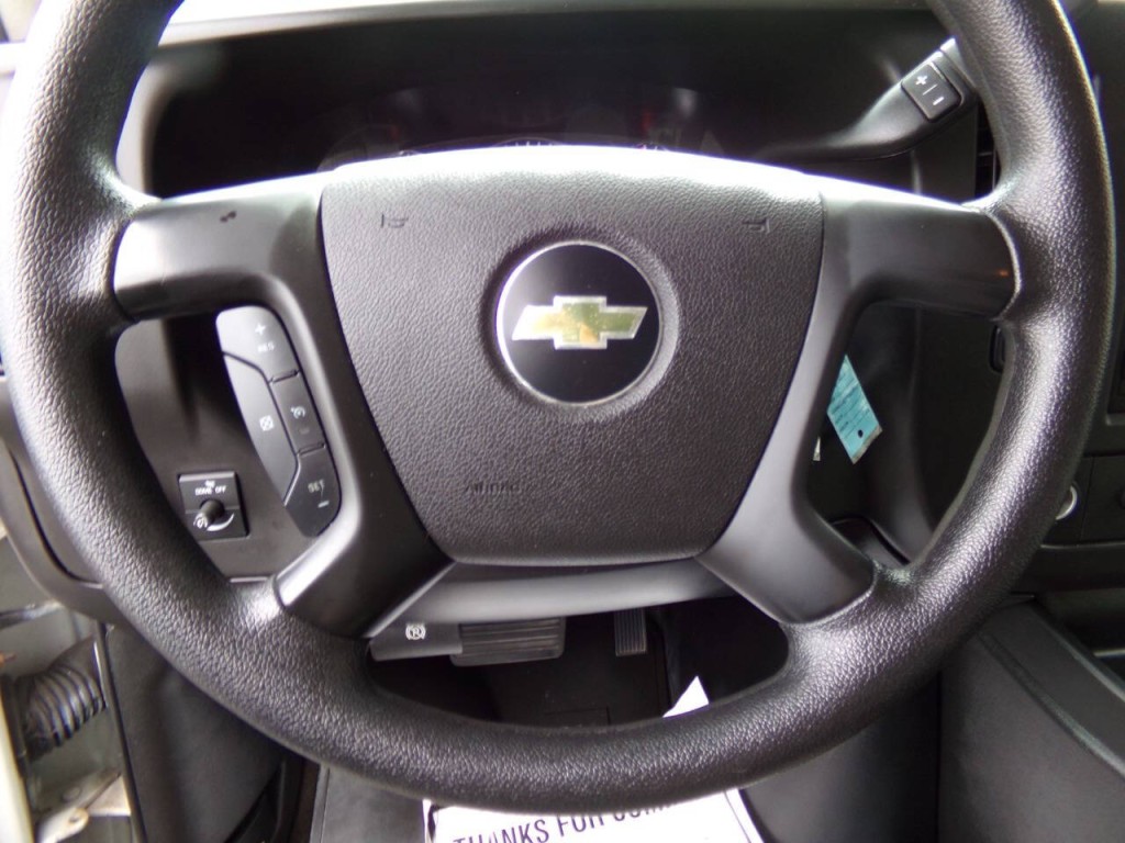 2013 Chevrolet Express Image 17