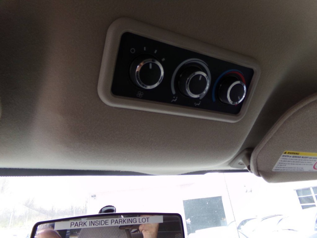 2013 Chevrolet Express Image 19