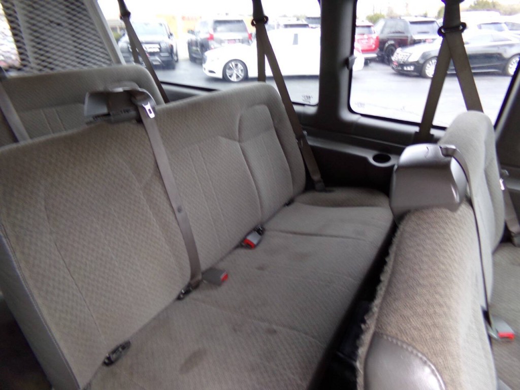 2013 Chevrolet Express Image 25