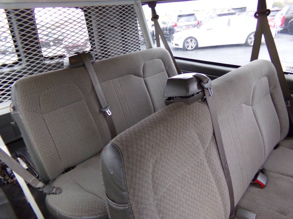 2013 Chevrolet Express Image 26