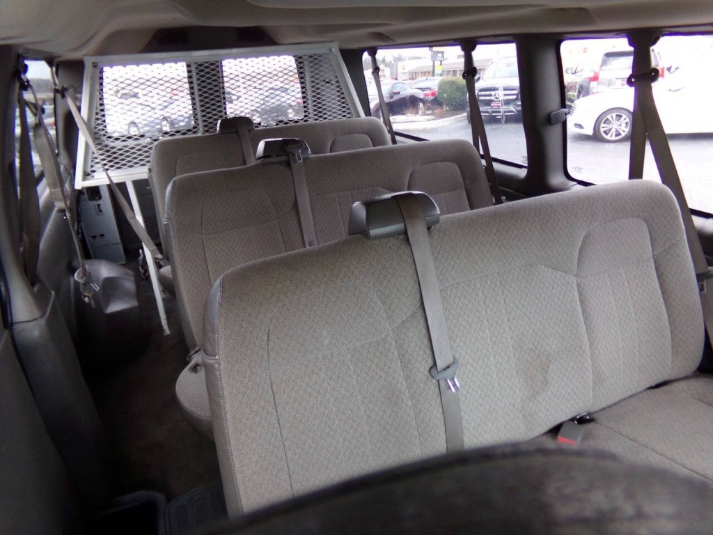 2013 Chevrolet Express Image 31
