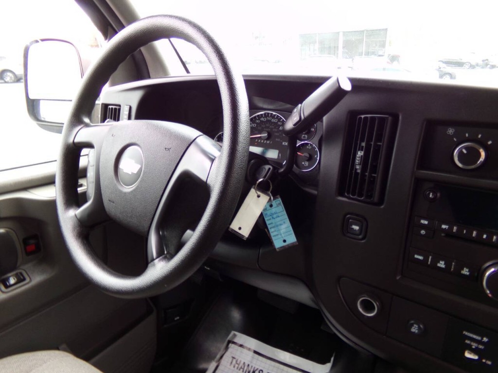2013 Chevrolet Express Image 33