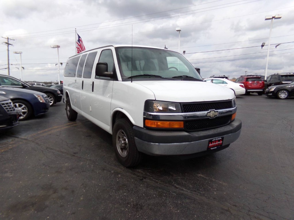 2013 Chevrolet Express Image 38
