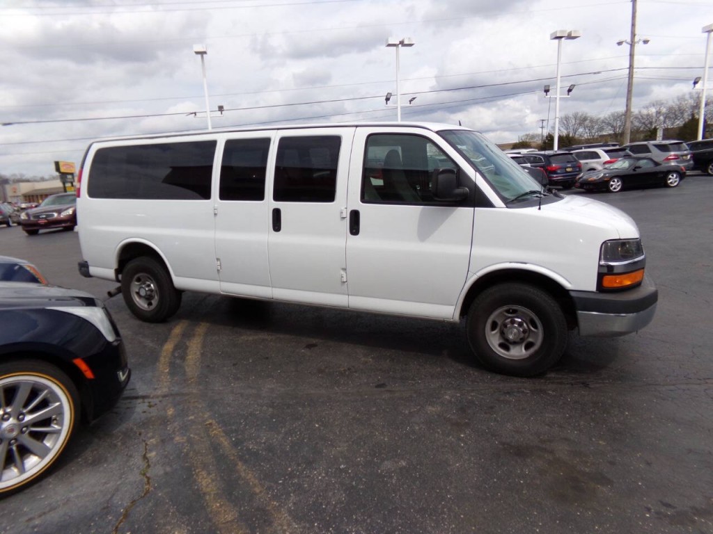 2013 Chevrolet Express Image 39