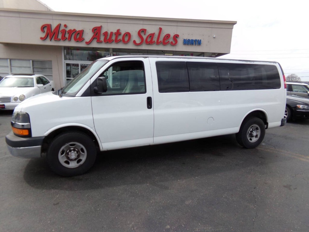 2013 Chevrolet Express Image 41