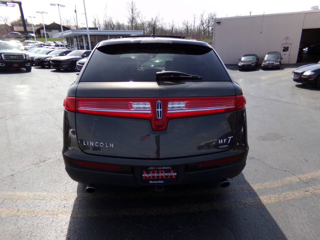 2011 Lincoln MKT Image 6