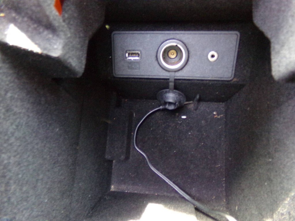 2011 Lincoln MKT Image 31
