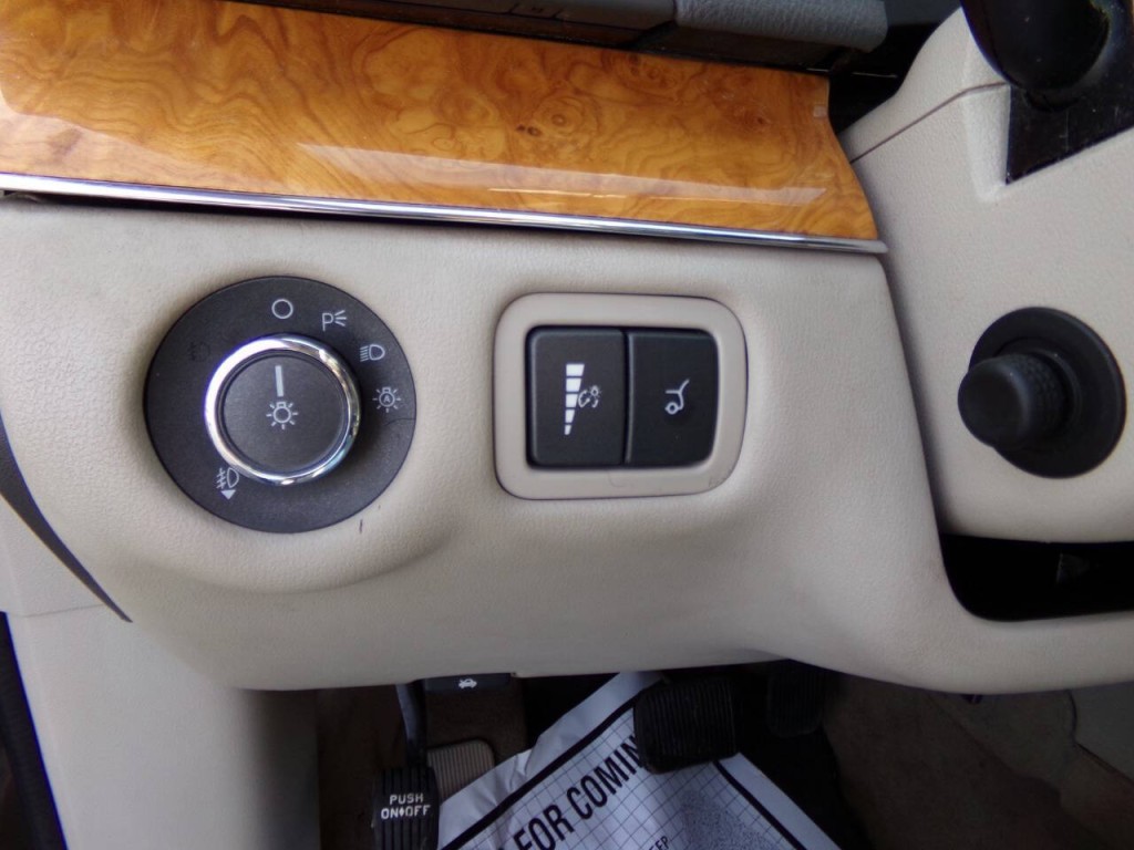 2011 Lincoln MKT Image 41