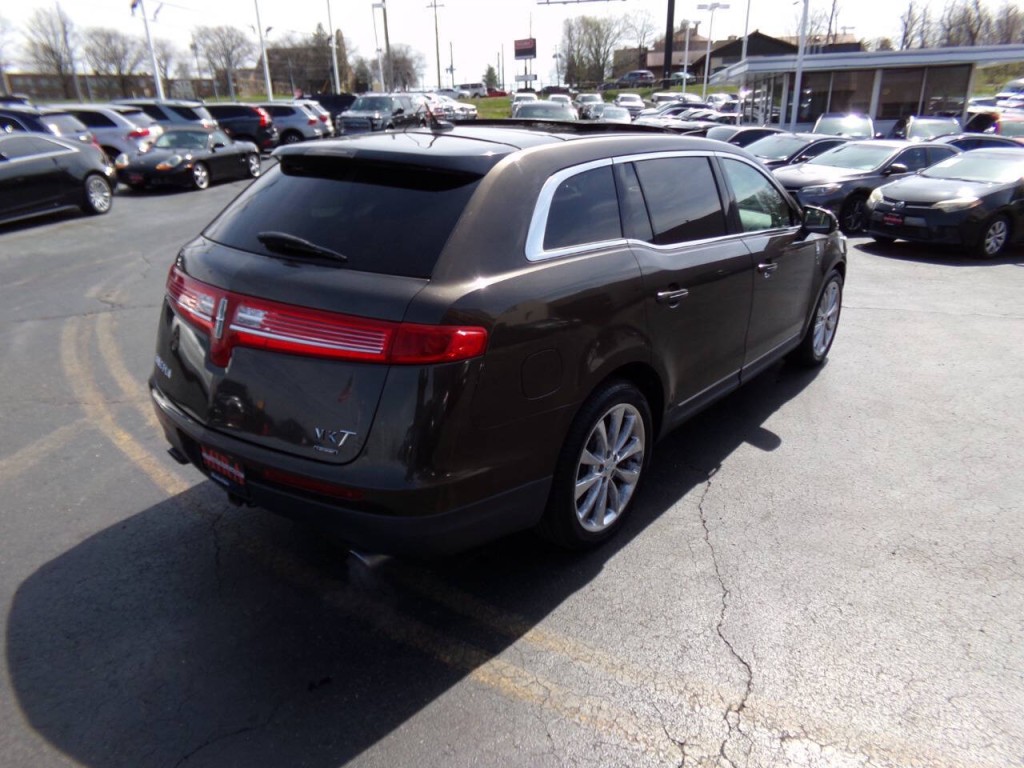 2011 Lincoln MKT Image 55