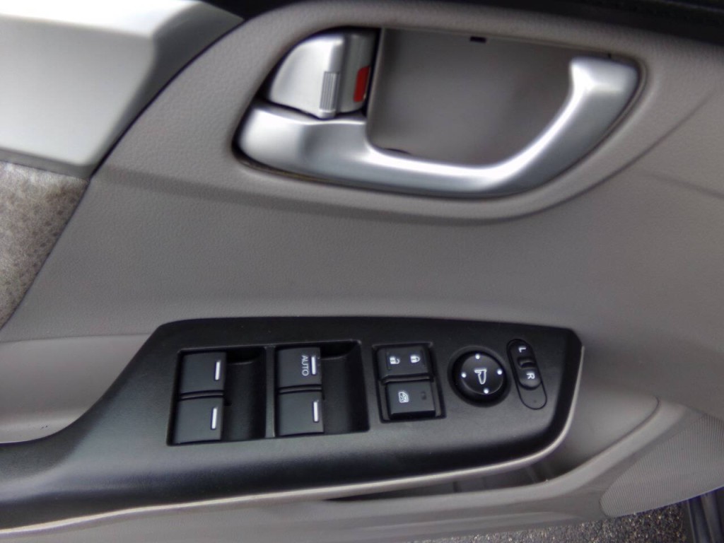 2015 Honda Civic Image 14