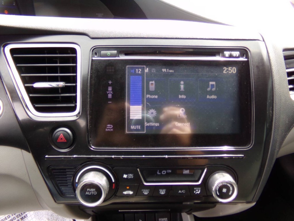 2015 Honda Civic Image 16