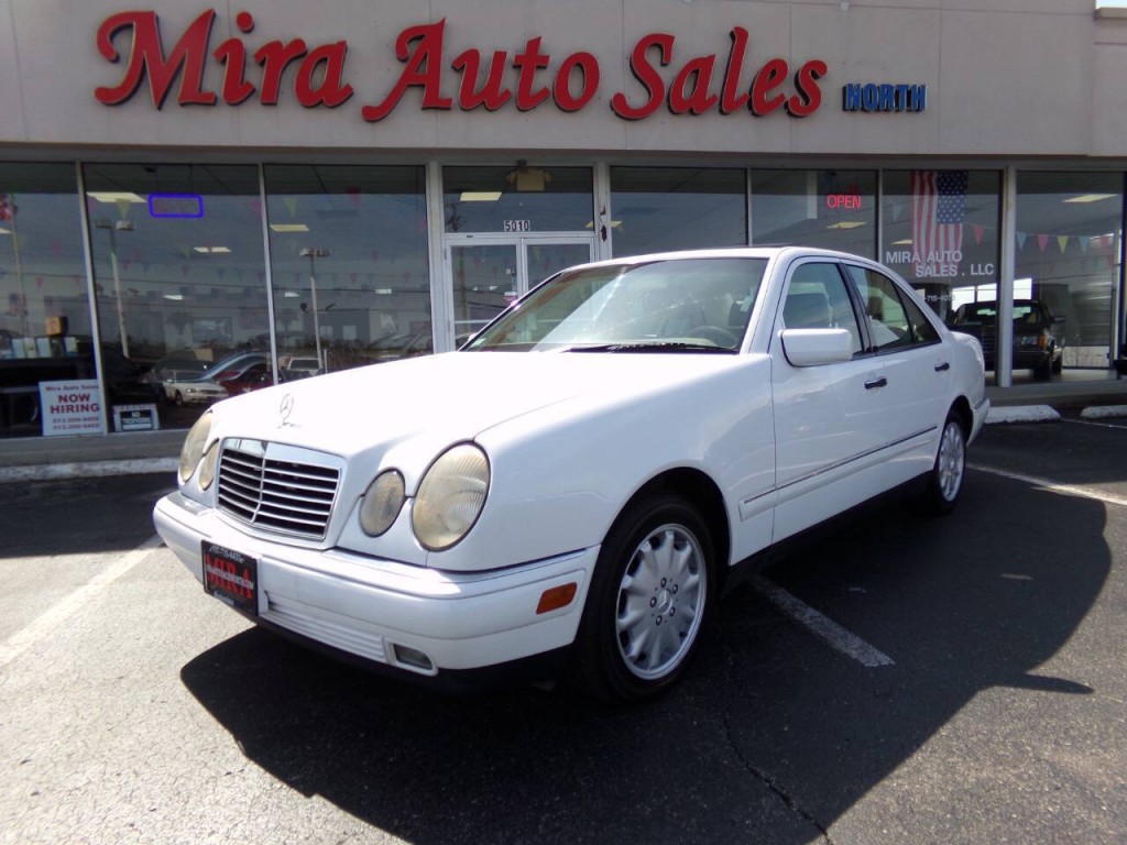 1999 Mercedes-Benz E-Class Image 1