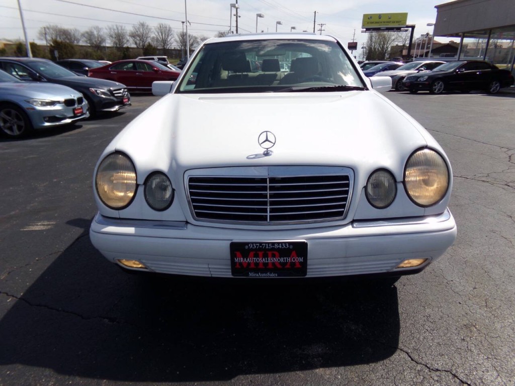 1999 Mercedes-Benz E-Class Image 3