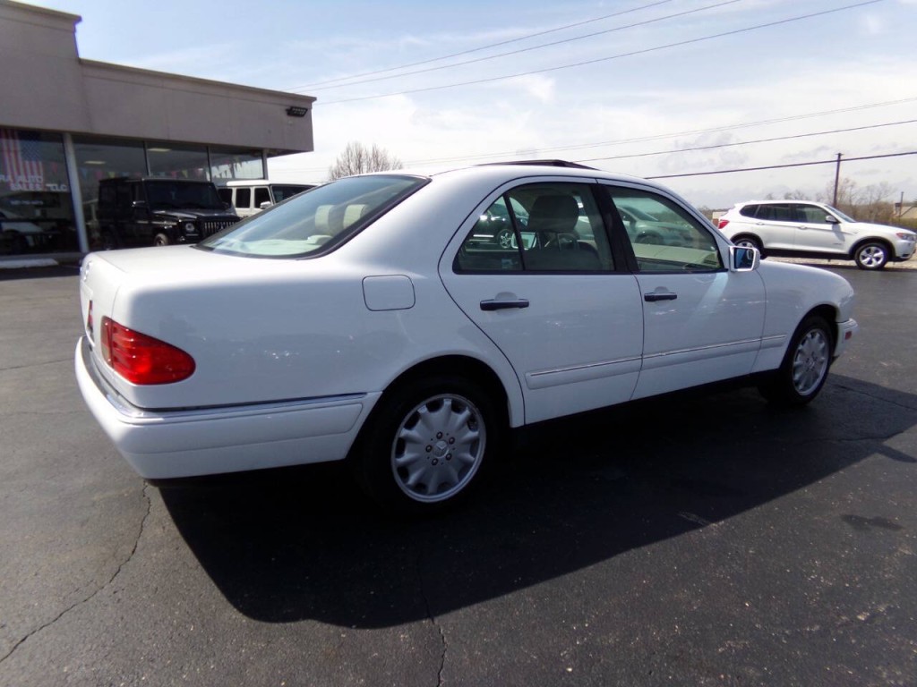 1999 Mercedes-Benz E-Class Image 5