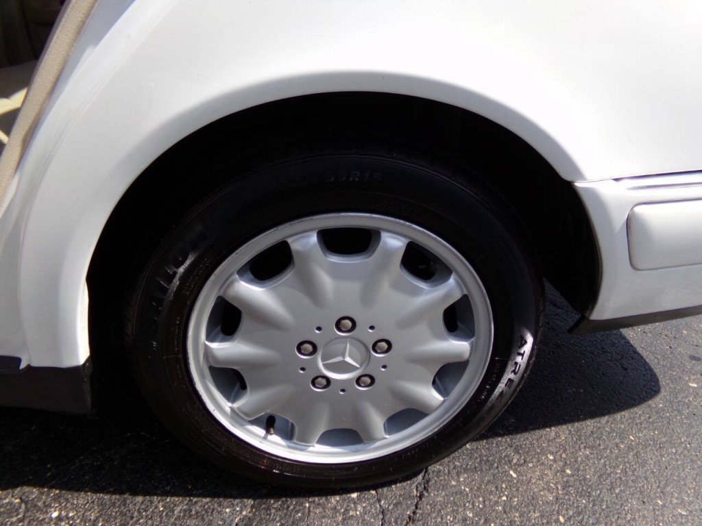 1999 Mercedes-Benz E-Class Image 11