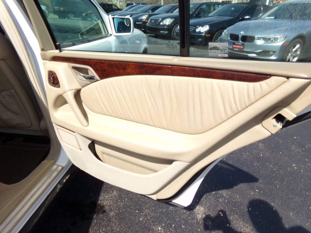 1999 Mercedes-Benz E-Class Image 22