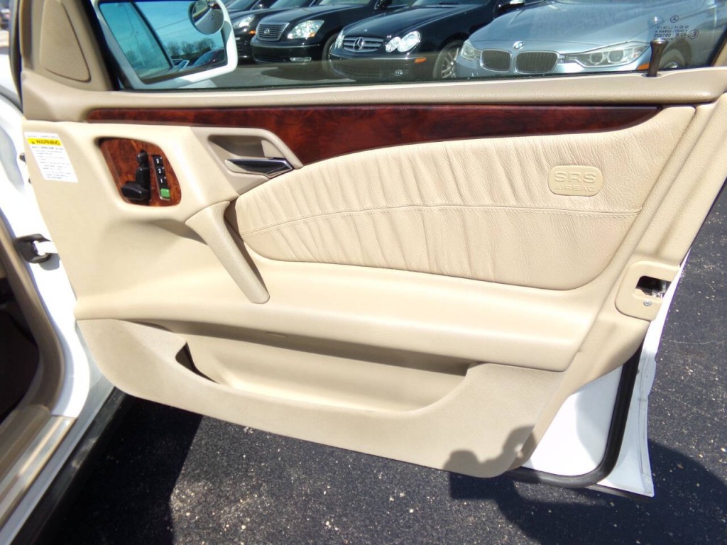 1999 Mercedes-Benz E-Class Image 23