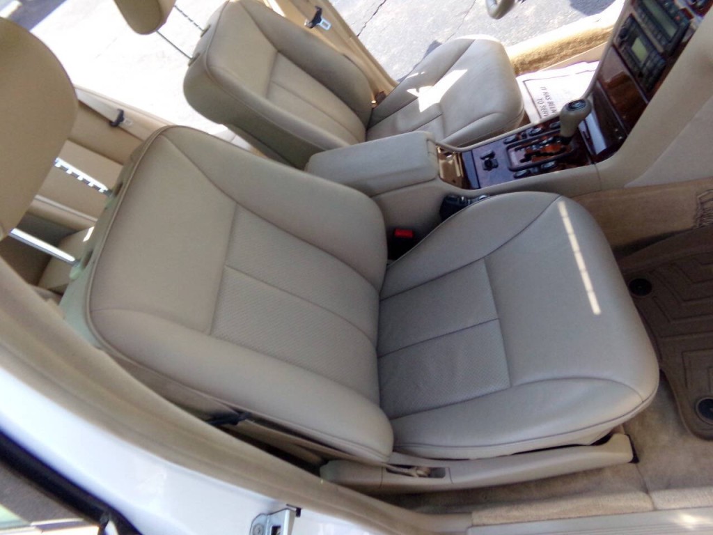 1999 Mercedes-Benz E-Class Image 25