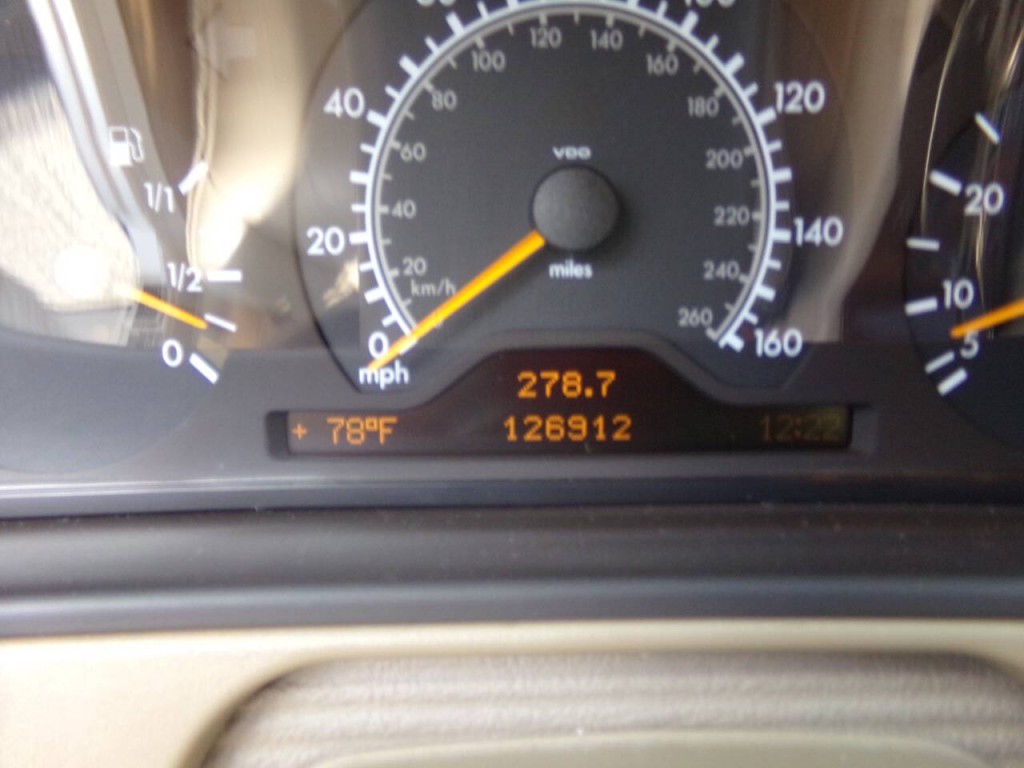 1999 Mercedes-Benz E-Class Image 33