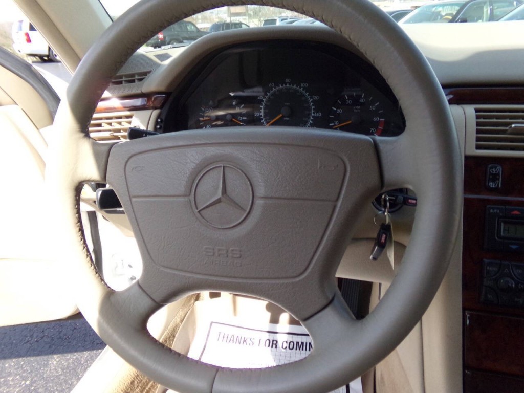 1999 Mercedes-Benz E-Class Image 34