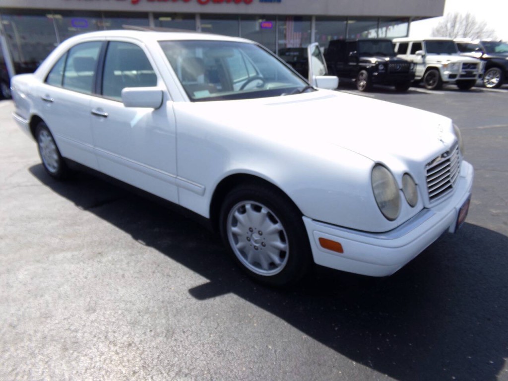 1999 Mercedes-Benz E-Class Image 41