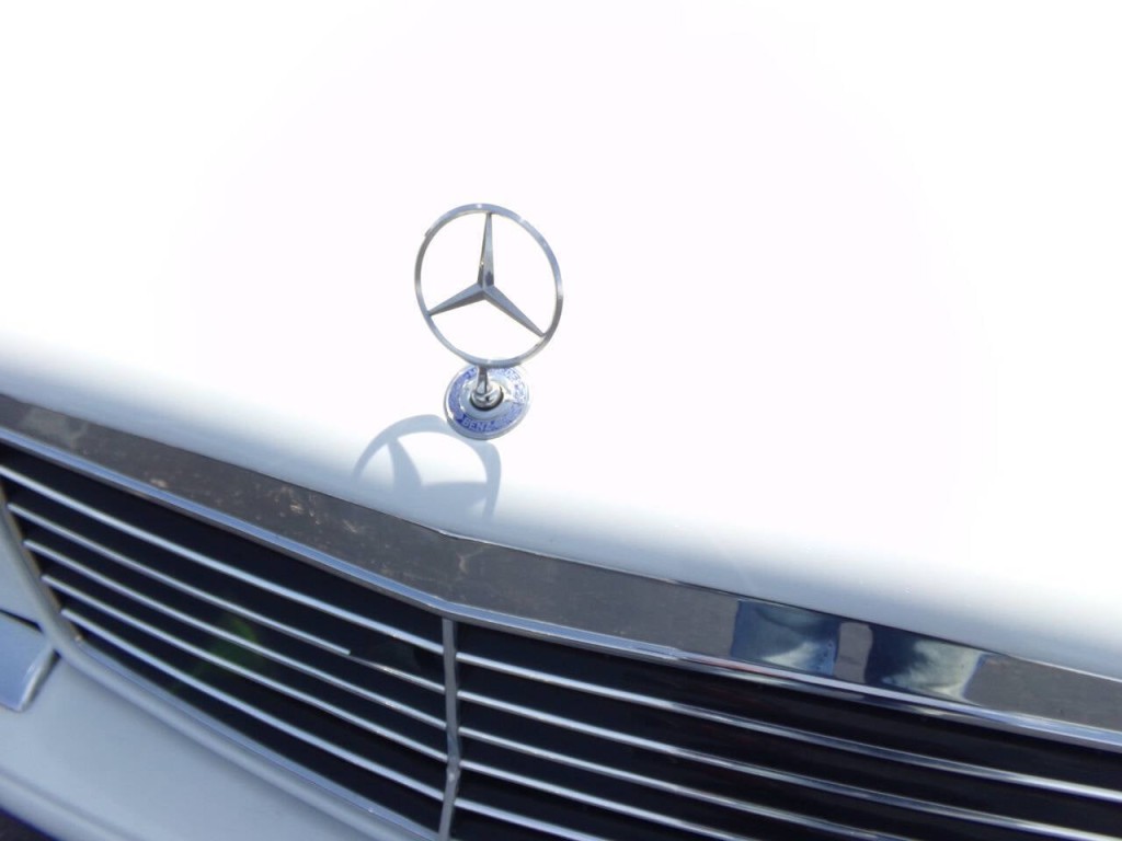 1999 Mercedes-Benz E-Class Image 42