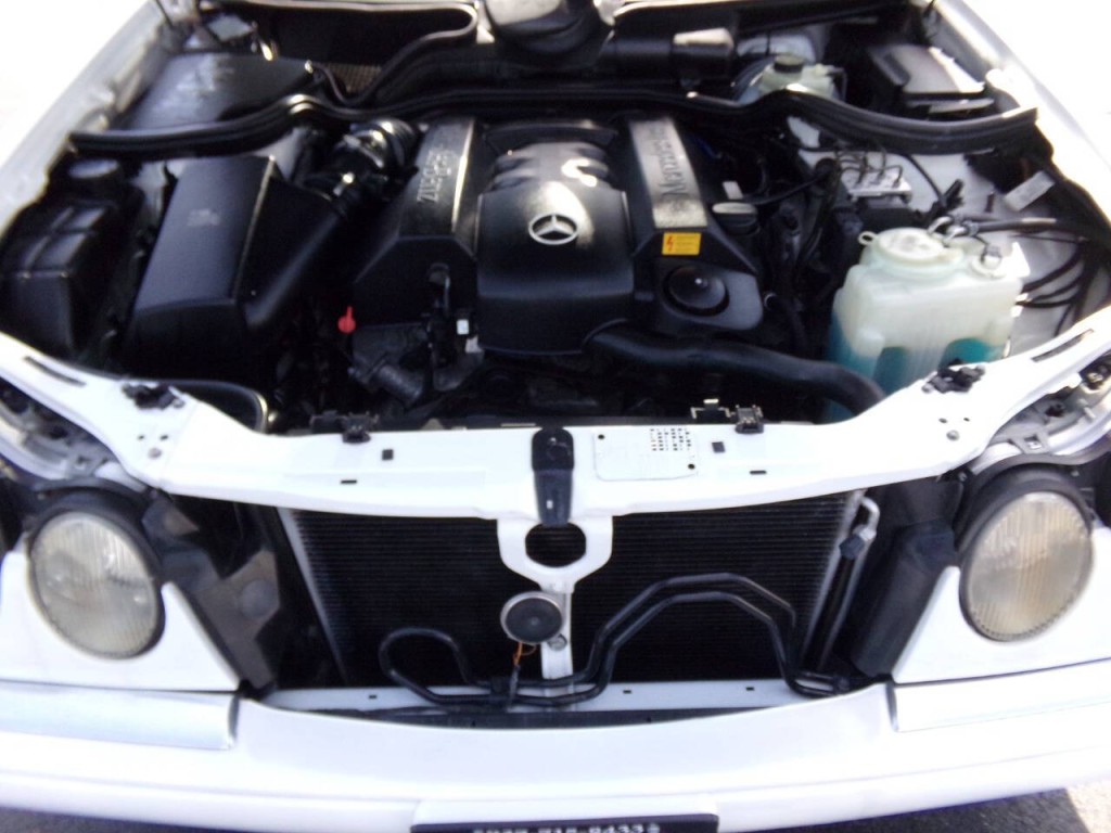1999 Mercedes-Benz E-Class Image 46
