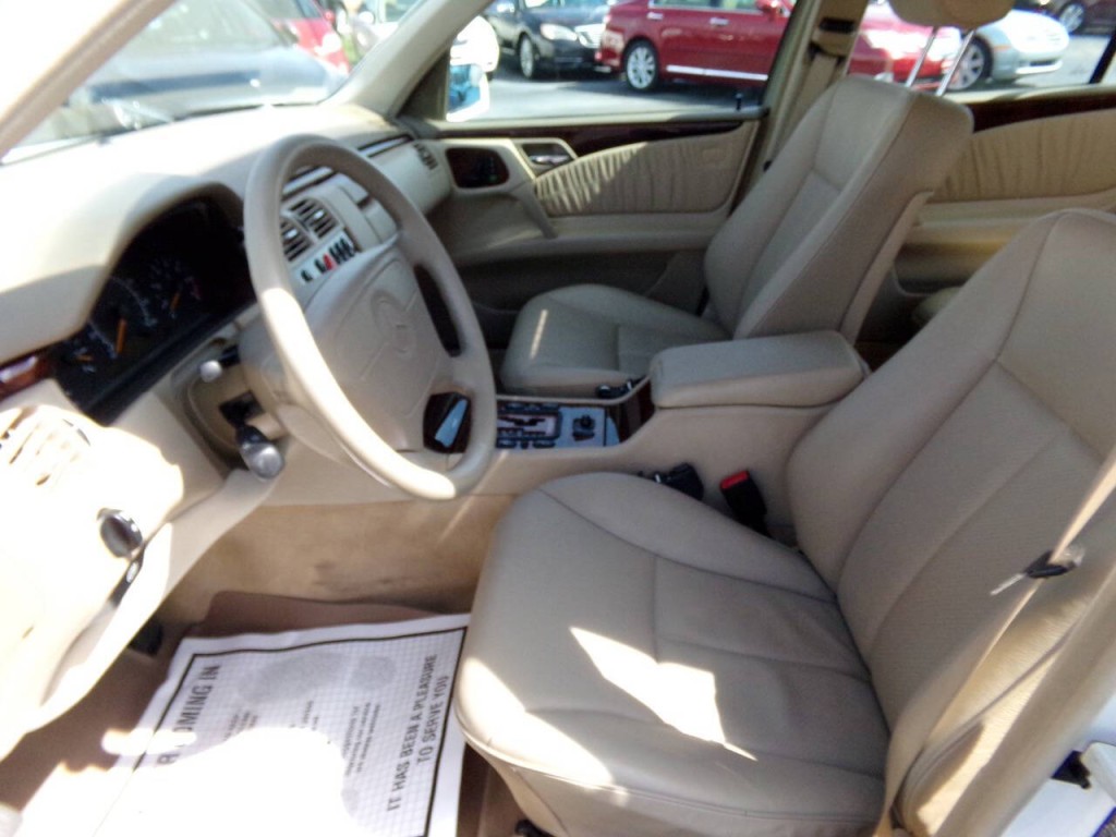 1999 Mercedes-Benz E-Class Image 48