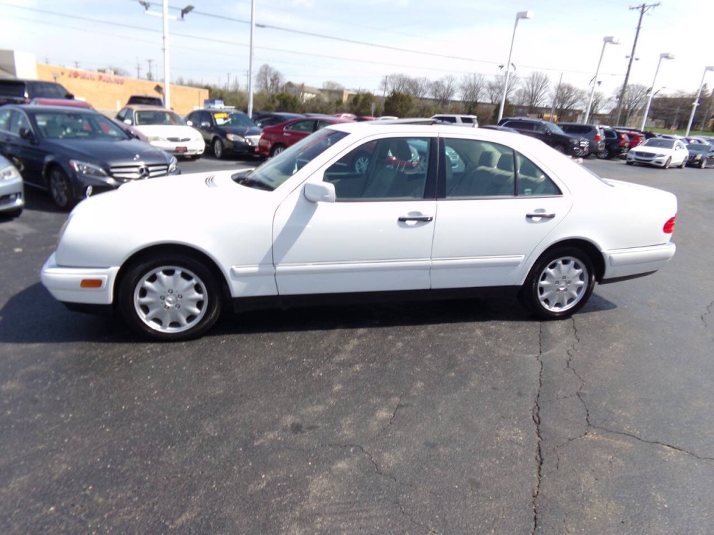 1999 Mercedes-Benz E-Class Image 51