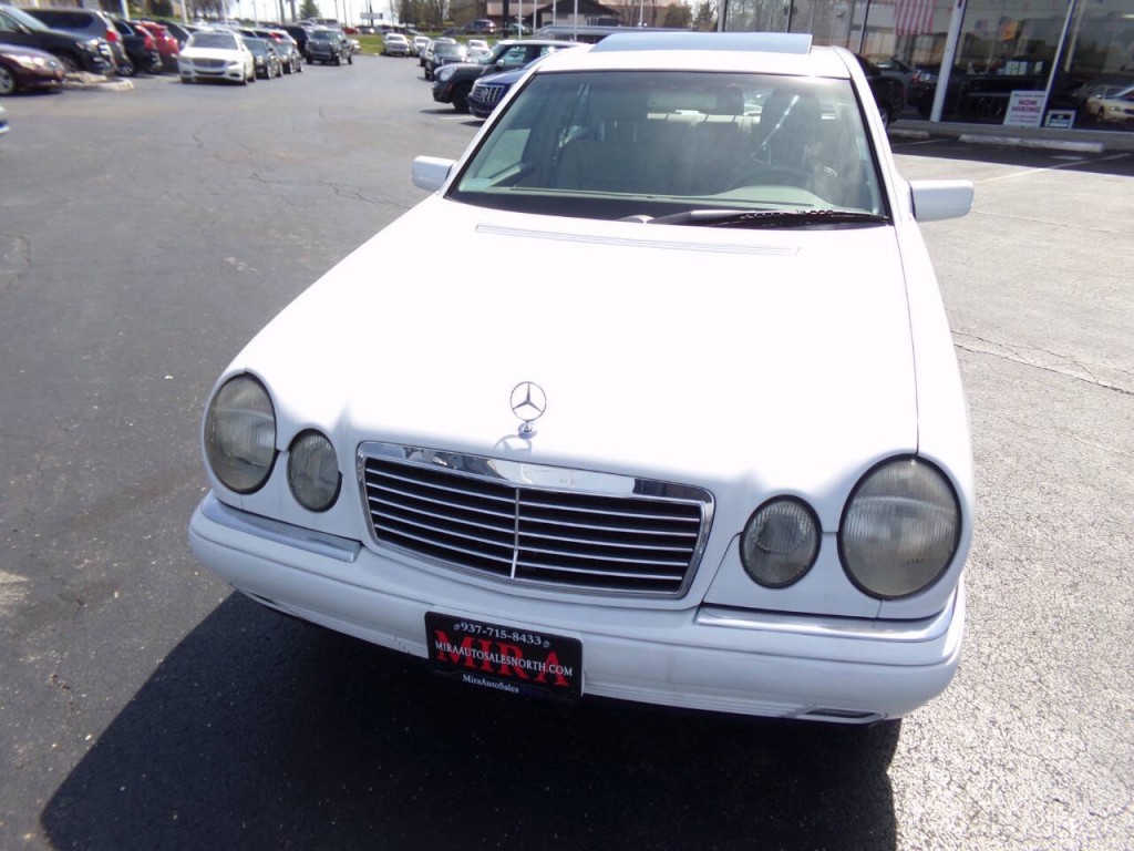 1999 Mercedes-Benz E-Class Image 52