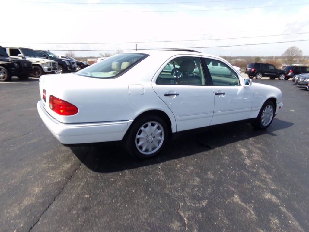 1999 Mercedes-Benz E-Class Image 54