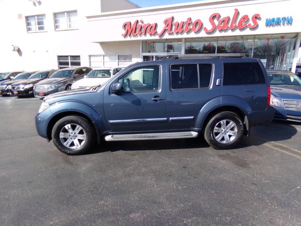 2008 Nissan Pathfinder Image 2