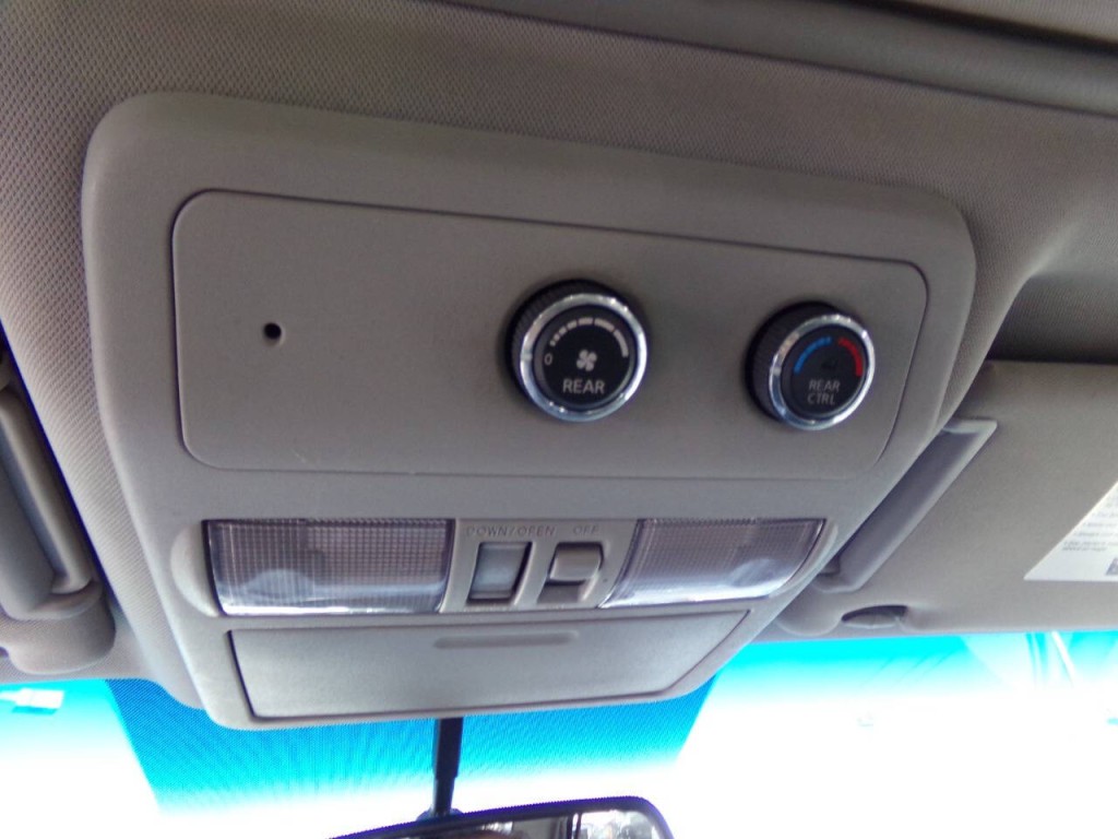 2008 Nissan Pathfinder Image 25