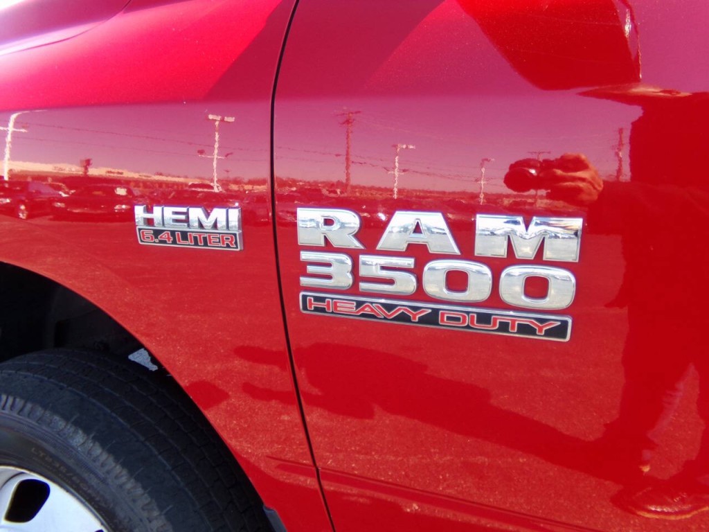 2017 RAM 3500 Image 9