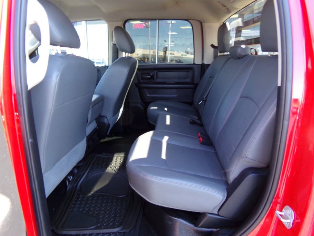 2017 RAM 3500 Image 11