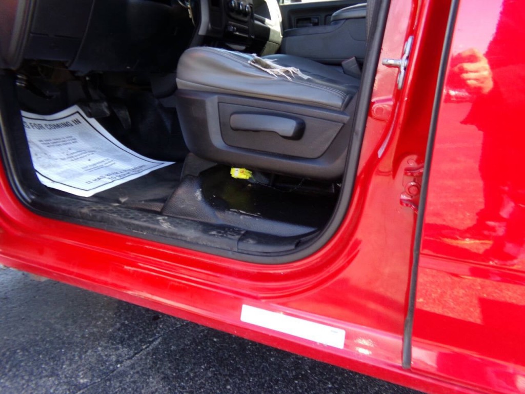 2017 RAM 3500 Image 16