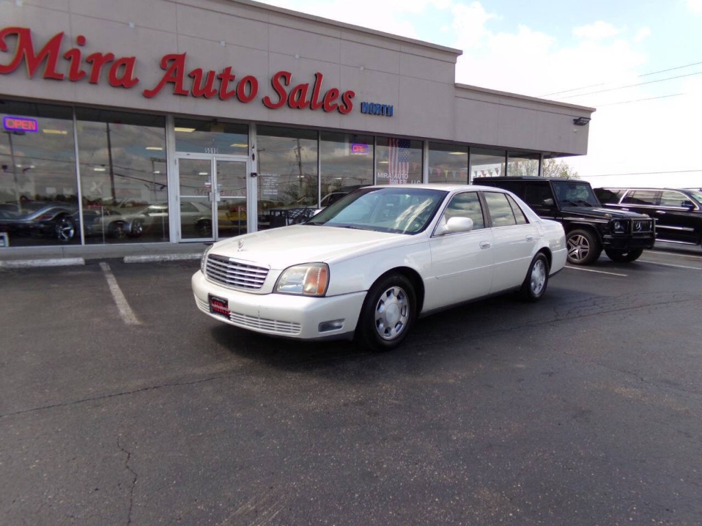 2001 Cadillac DeVille Image 2