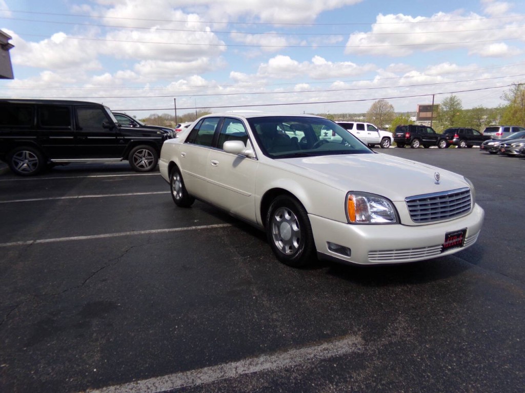 2001 Cadillac DeVille Image 4