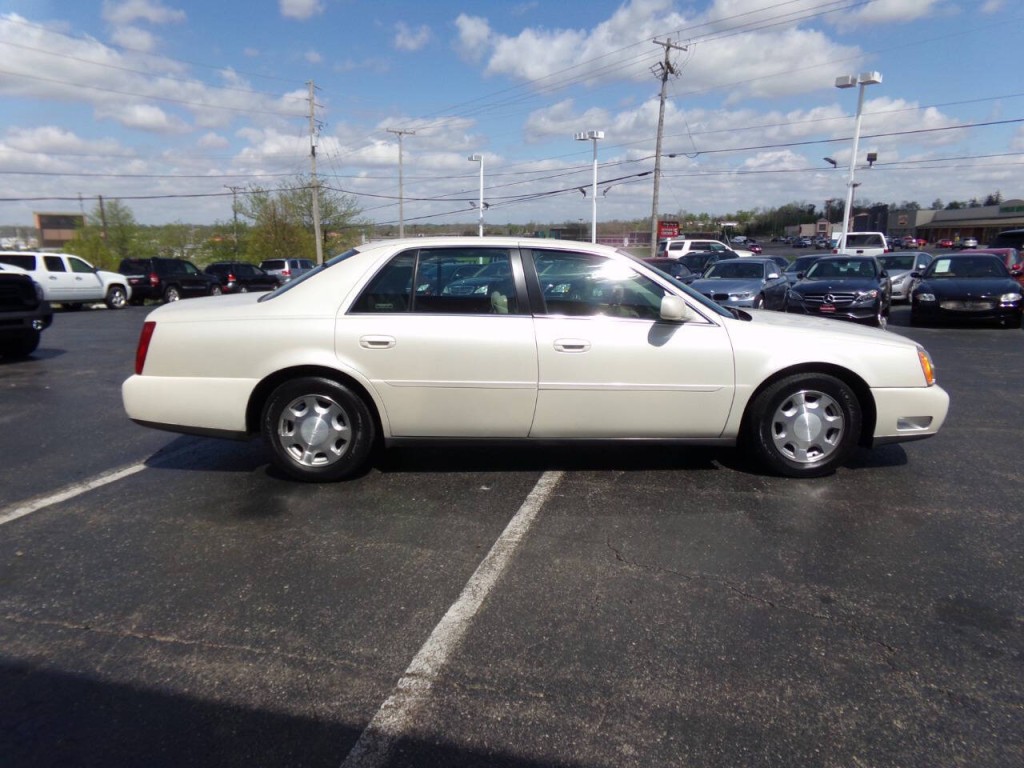 2001 Cadillac DeVille Image 5