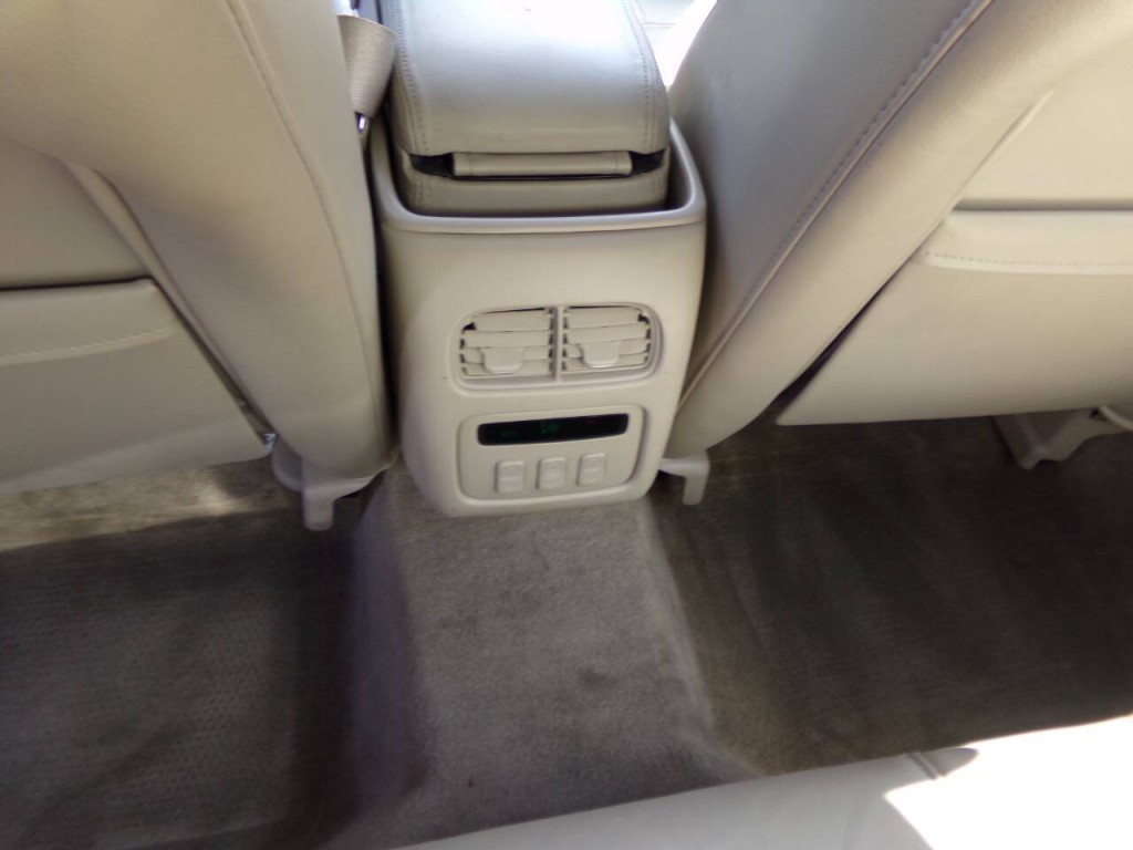 2001 Cadillac DeVille Image 15
