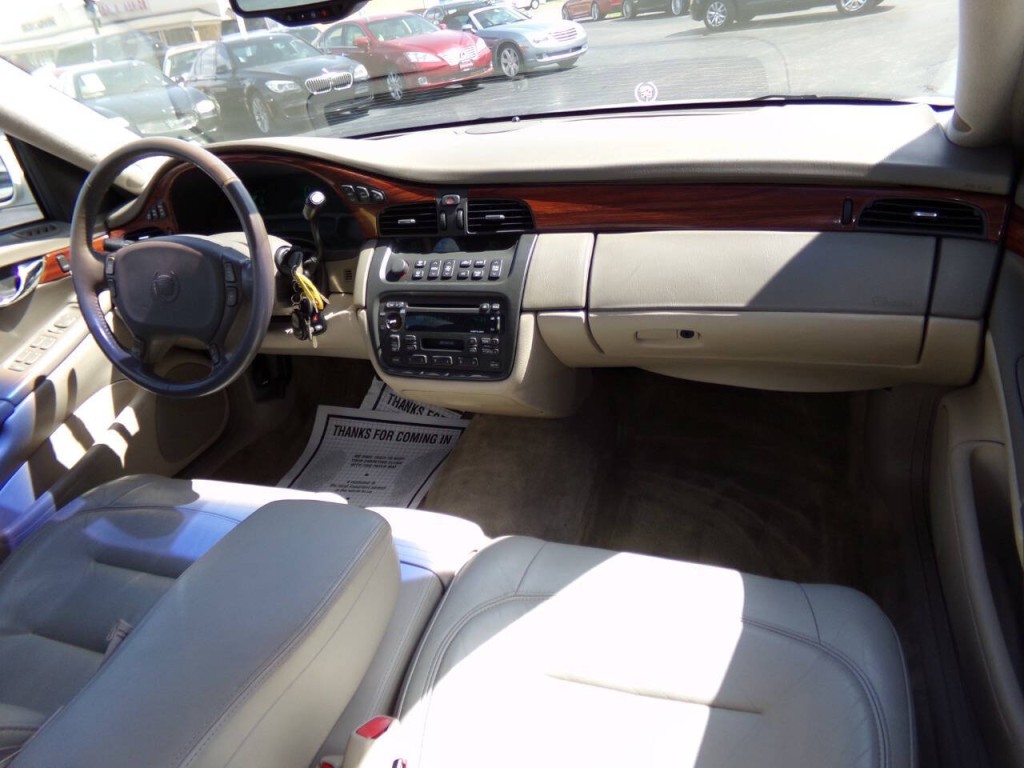 2001 Cadillac DeVille Image 23