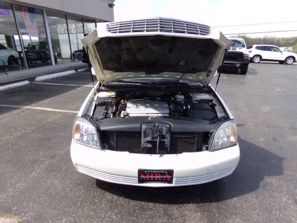 2001 Cadillac DeVille Image 29