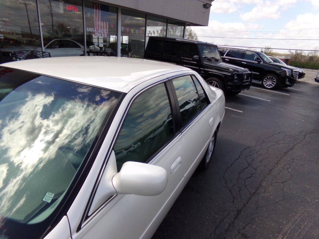 2001 Cadillac DeVille Image 32