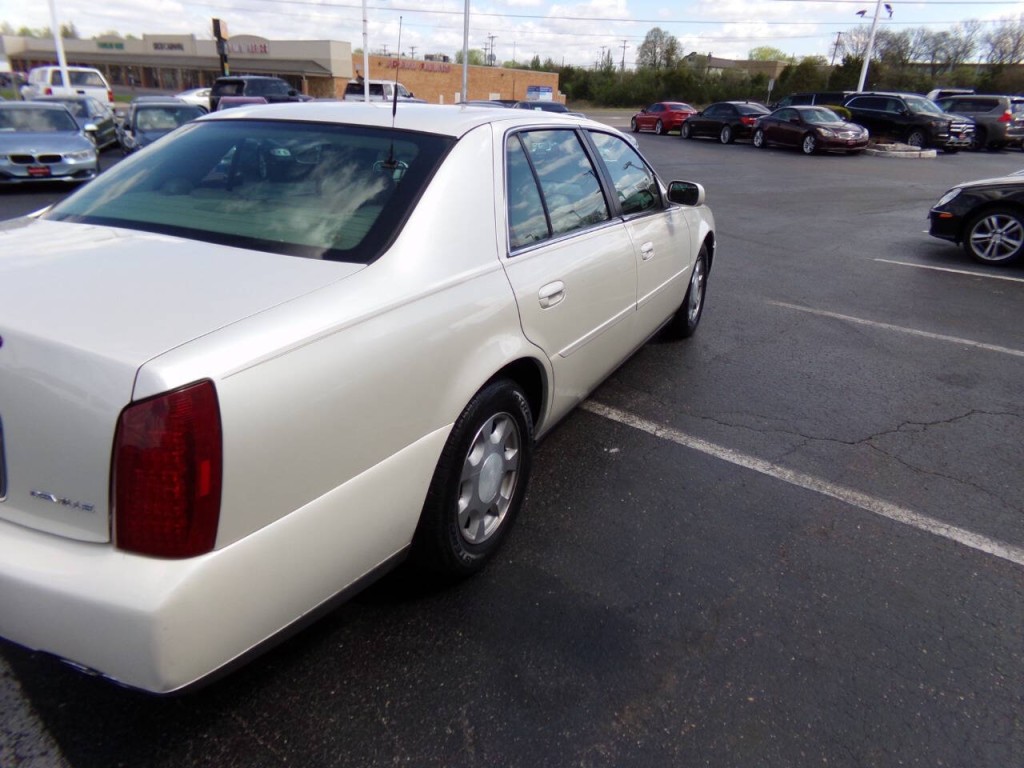 2001 Cadillac DeVille Image 36